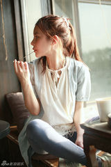 组图：马诺小清新写真曝光 将发行个人EP