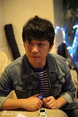 组图：《怒放》剧组现身大学生电影节红毯