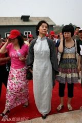 幻灯图：《中国远征军》开机 黄志忠柯蓝从恨到爱