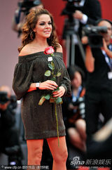 组图：《大师》首映杰昆洒脱不羁 两女星华服争艳