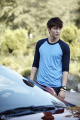 组图：《继承者》开机 李敏镐显上流继承者威严