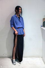 组图：陈燃亮相纽约时装周 新款试装展潮范儿