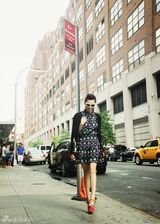 组图：莫小棋真空上阵 性感身姿风情万种