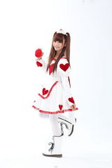 组图：台湾13岁女孩代言变辣妹 许雅涵将组新AKB48