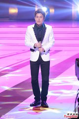 组图：赌王数百万支持太太 何超莲吴克羣献艺