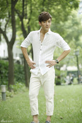 组图：魏千翔最新素颜写真 文艺青年清新气质