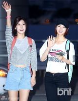 组图：GirlsDay惠利素珍飞泰国参加慈善活动