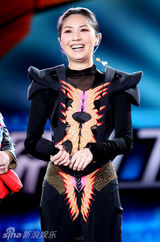 组图：周笔畅韩庚献唱深圳跨年 全场祝福Selina