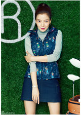 组图：韩星尹世雅高尔夫写真 靓丽可人活力四射