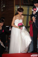 组图：张菲儿子台北大婚 郭台铭携妻儿观礼