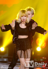 组图：missA与FT等《The Show》现场卖力演出
