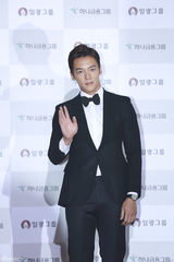 独家高清：群星闪耀大钟奖红毯 俊男靓女秒菲林