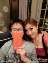 组图：41岁辣妈逆生长似少女 火辣身材完爆嫩模