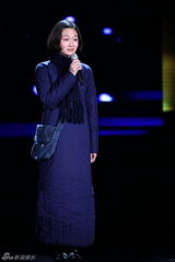 组图：《十三钗》主演终亮相 倪妮变装秀风情