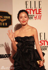 幻灯组图：江一燕派对连轴转 扮完“卡门”变女神