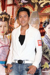 组图：陈山聪缺席新剧宣传 谢天华嘲其恋爱大过天