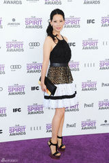 高清图：刘玉玲黑白拼接吊带礼服搭配潮鞋亮相