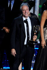 组图：《乔-斯图尔特每日秀》获最佳谈话类节目