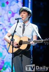 组图：SISTAR性感狂野MCD夺冠 鲁敏宇等表演