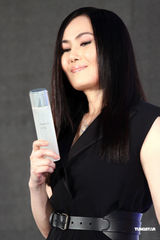 组图：江蕙预告将会退休 闻故乡支持泪眼道歉