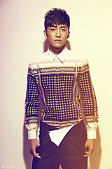 组图：路宏时尚大片曝光 尽展青春潮感气质