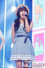 组图：AfterSchool大跳钢管舞 EXO变身狼少年