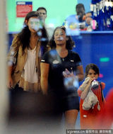 组图：小苏瑞猛练体操 奥运“种子”初长成