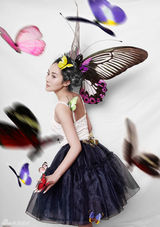 组图：王澜霏最新写真化身蝴蝶仙子梦游仙境