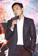 组图：《警察故事2013》曝海报 锁定贺岁档