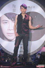组图：陶喆自曝明年完婚 Live演唱泪眼忆亡父
