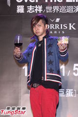 组图：罗志祥狂练“铁链舞” 为演唱会只吃营养餐