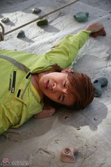 高清组图：《流星雨》拍摄惊险场面 张翰俞灏明比赛攀岩