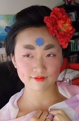 组图：女孩模仿唐朝仕女妆网络爆红