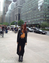 组图：68岁老艺人凌峰19岁漂亮时髦女儿近照曝光