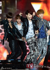 组图：中韩歌会首尔唱响 EXO少时2PM等精彩献唱