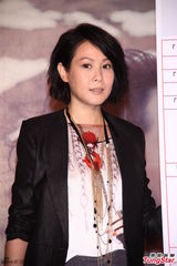 组图：刘若英为新专辑庆功 低调谈婚姻生活