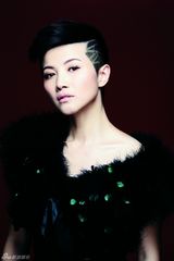 组图：颜丙燕黑色写真 性感妩媚动人