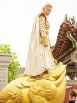 组图：《天天有喜》谭耀文化身招财金蟾