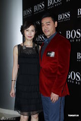 组图：杨千嬅透视装美背尽裸 正努力造人一切随缘