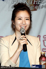 组图：韩歌手朴志胤等4人出席演唱会发布会