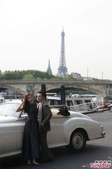 组图：熊黛林陈昊巴黎拍广告 牵手奔跑甜蜜出镜