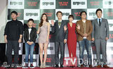 组图：李帝勋金秀路等出席韩片《占卜师们》发布会