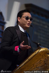 组图：鸟叔PSY哈佛大学演讲 现场跳骑马舞卖萌