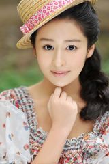 组图：颖儿春日写真俏丽灵动 新晋小花旦人气飙升