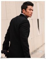 组图：唐文龙加盟星光国际 质感硬汉形象受关注