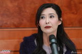 组图：艳星叶玉卿被爆复出还债 浓妆澄清未破产