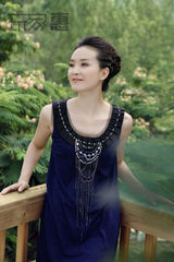 组图：王艳最新家居写真曝光 清新如初归居田园 