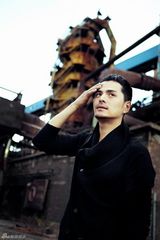 组图：边原街拍大片曝光 演绎城市行走的力量