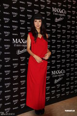 组图：熊黛林中性装扮艳压全场 不拒绝健康性感