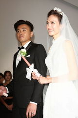 组图：纪文蕙大婚性感露半球 曾之乔杨佑宁也想婚